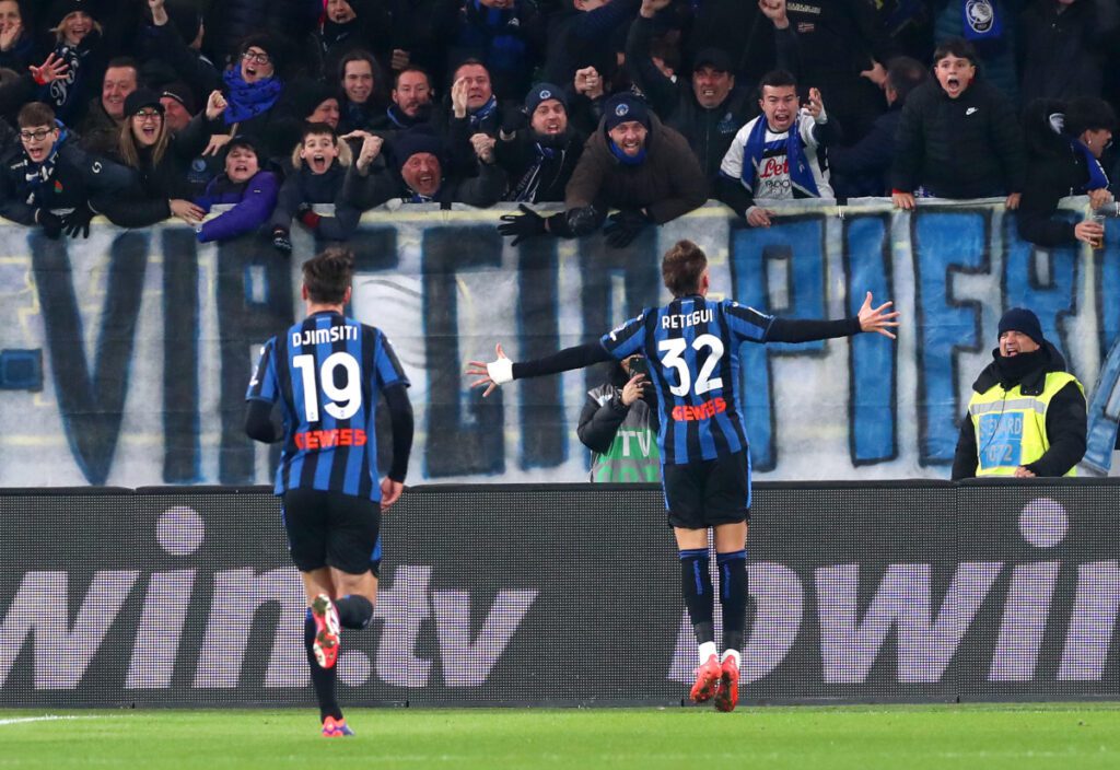 BERGAMO, ITALY - JANUARY 18: Mateo Retegui of Atalanta celebrates scoring his team's first goal during the Serie A match between Atalanta and Napoli at Gewiss Stadium on January 18, 2025 in Bergamo, Italy. (Photo by Marco Luzzani/Getty Images)