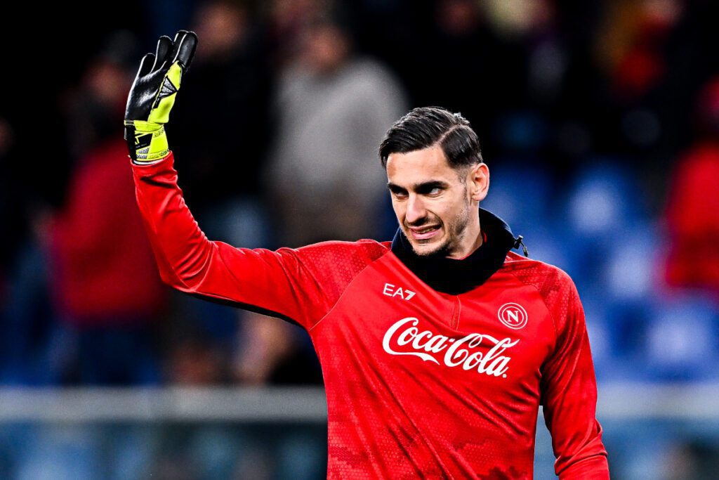 GENOA, ITALY - DECEMBER 21: Alex Meret of Napoli reacts during a warm-up session prior to kick-off in the Serie A match between Genoa and Napoli at Stadio Luigi Ferraris on December 21, 2024 in Genoa, Italy. (Photo by Simone Arveda/Getty Images)
