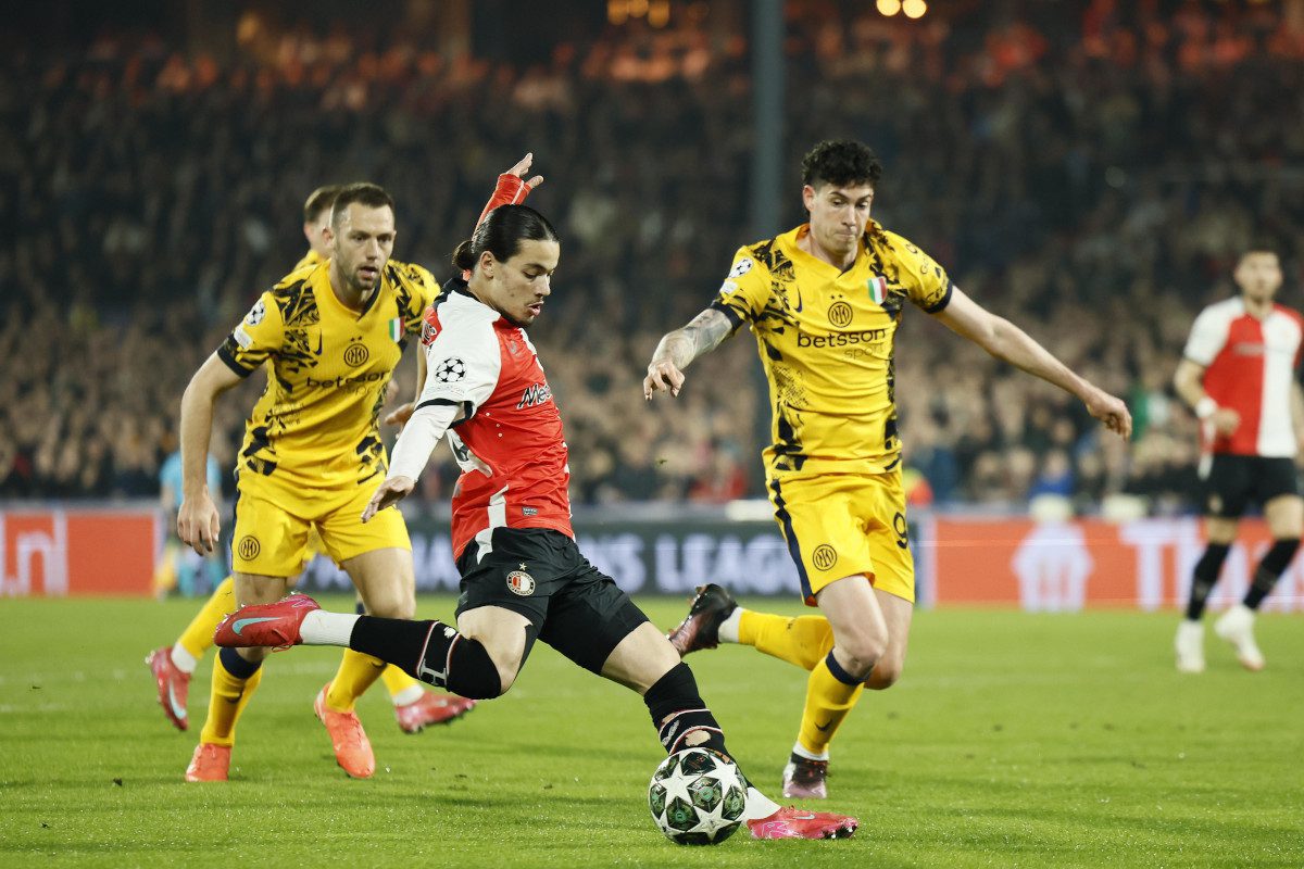 Inzaghi: ‘Bastoni is world class, no doubts about Inter players’ 3 epa11942934 (L-R) Stefan de Vrij of Inter, Anis Hadj Moussa of Feyenoord and Alessandro Bastoni of Inter in action during the UEFA Champions League Round of 16 soccer match between Feyenoord and Inter at Feyenoord Stadium de Kuip in Rotterdam, Netherlands, 05 March 2025. EPA-EFE/KOEN VAN WEEL