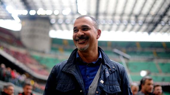 Gullit: "Milan fuori dalla Champions sarebbe un disastro. Scudetto? L'Inter ha più possibilità" 4 Gullit: "Milan fuori dalla Champions sarebbe un disastro. Scudetto? L'Inter ha più chance"