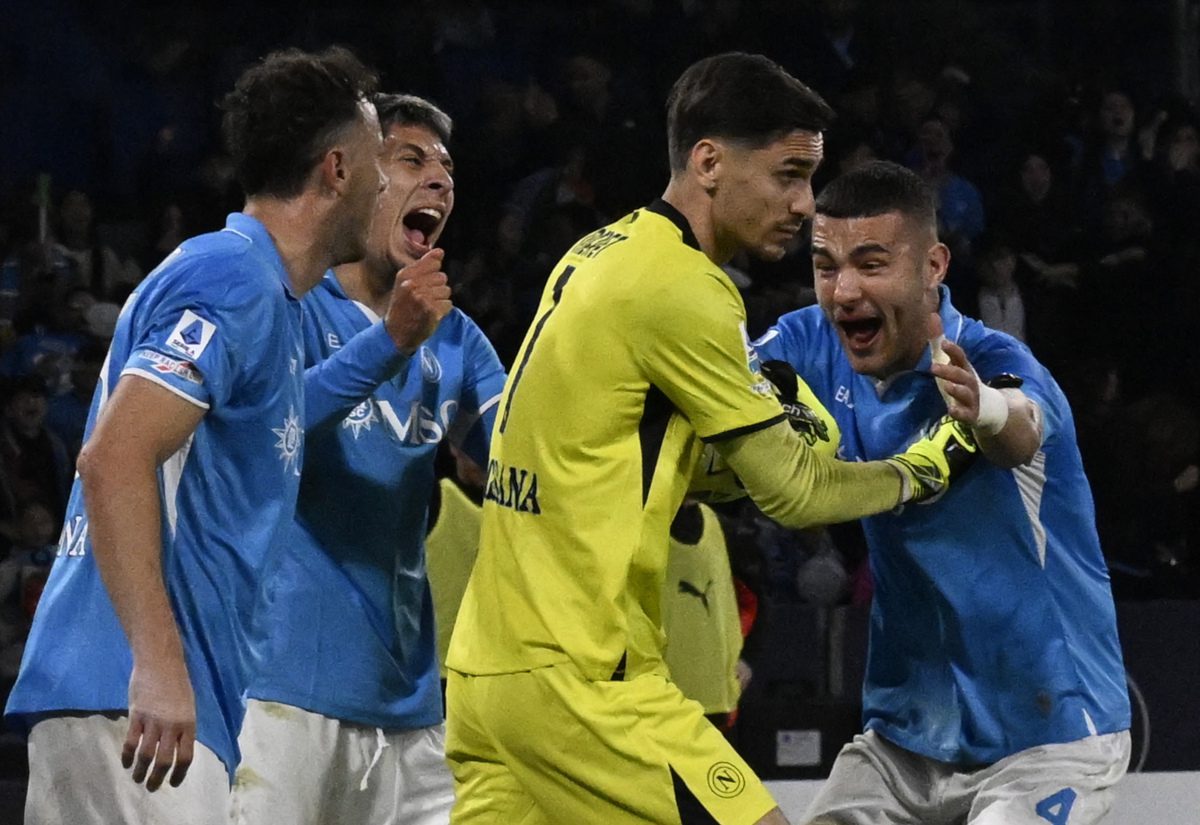 Meret report: Napoli ready to let Arsenal target leave as a free agent after 7 years 5 epa12000130 Napoli's goalkeeper Alex Meret (C) reacts after saving a penalty kick during the Italian Serie A soccer match SSC Napoli vs AC Milan at Diego Armando Maradona stadium in Naples, Italy, 30 March 2025. EPA-EFE/CIRO FUSCO