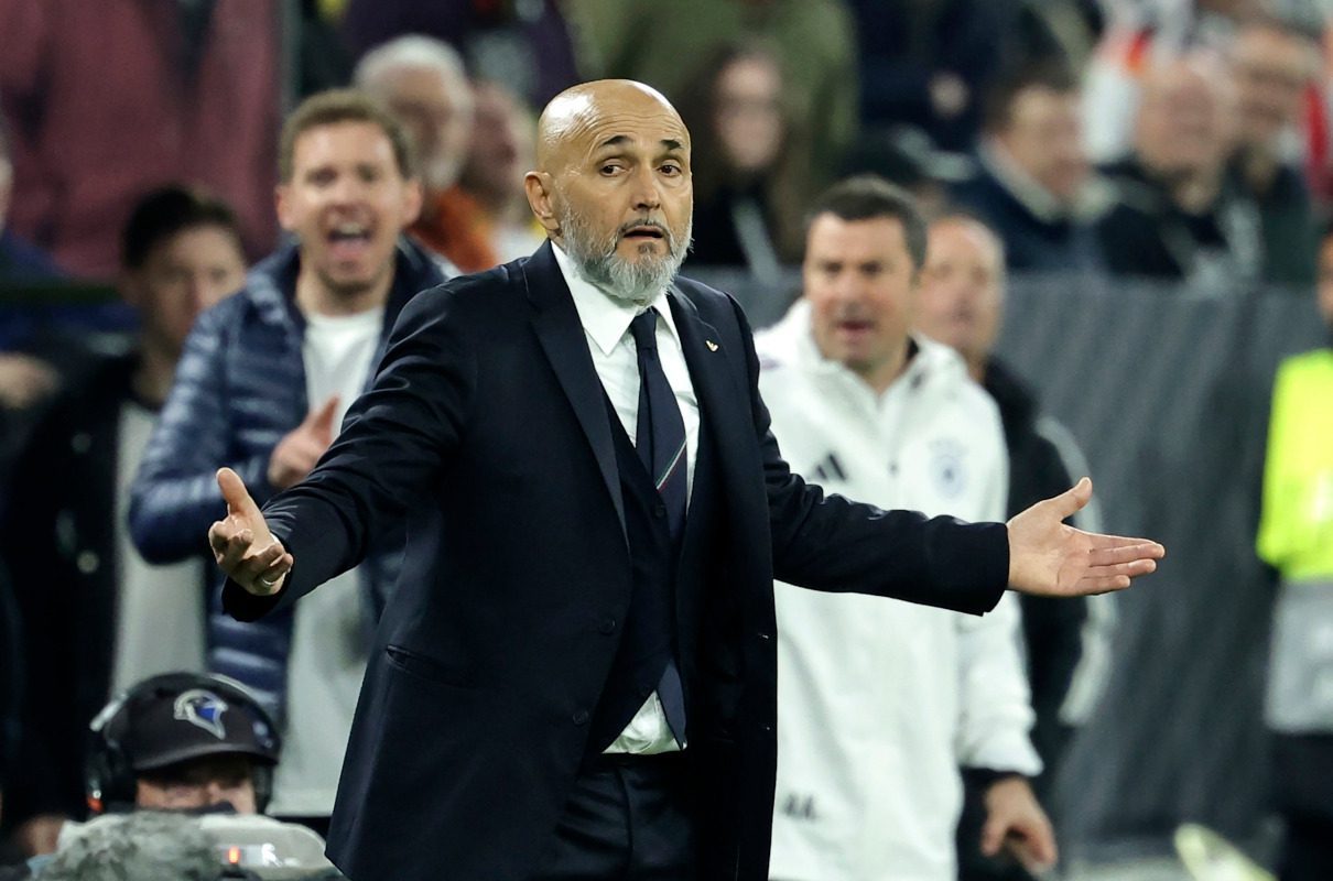 epa11984392 Head coach Luciano Spalletti of Italy gesutres during the UEFA Nations League quarterfinal, 2nd leg match between Germany and Italy in Dortmund, Germany, 23 March 2025. EPA-EFE/FRIEDEMANN VOGEL