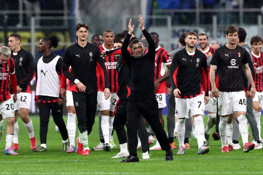 MILAN, ITALY - APRIL 23: Sergio Conceicao, Head Coach of AC Milan, acknowledges the fans after the coppa Italia Semi Final match between FC Internazionale and AC Milan at Stadio Giuseppe Meazza on April 23, 2025 in Milan, Italy. (Photo by Marco Luzzani/Getty Images)