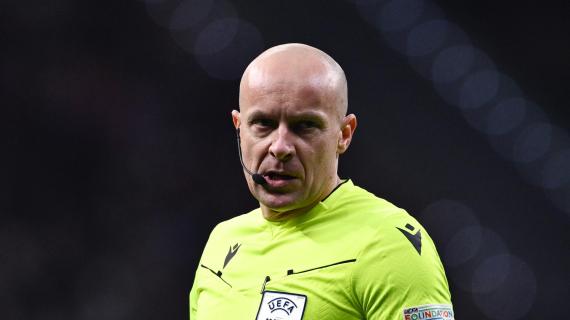 Barcellona in coro contro l'arbitro. Pedri esagera: "La Uefa indaghi sull'arbitro" 17 Barcellona in coro contro l'arbitro. Pedri esagera: "La Uefa indaghi sull'arbitro"