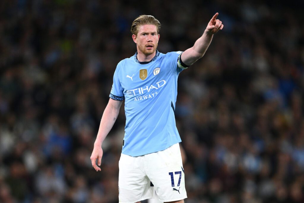 Napoli target De Bruyne won’t rush transfer decision: ‘Not an easy process’ 1 De Bruyne’s wife visits Italy as Napoli prepare contract offer: Details revealed