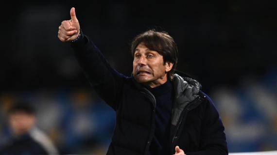 Napoli, Conte: "Chi vince scrive la storia, gli altri la leggono. L'ho detto ai ragazzi"