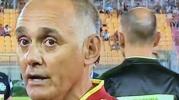 Pasculli ai tifosi del Lecce verso il Napoli: "Spero che si comportino bene con Conte..." 24 Pasculli ai tifosi del Lecce verso il Napoli: "Spero che si comportino bene con Conte..."