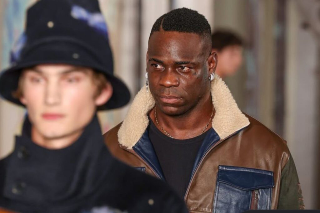 Balotelli makes fashion runway debut as model in Paris 20 Mario Balotelli acts as fashion model for KidSuper runway show.