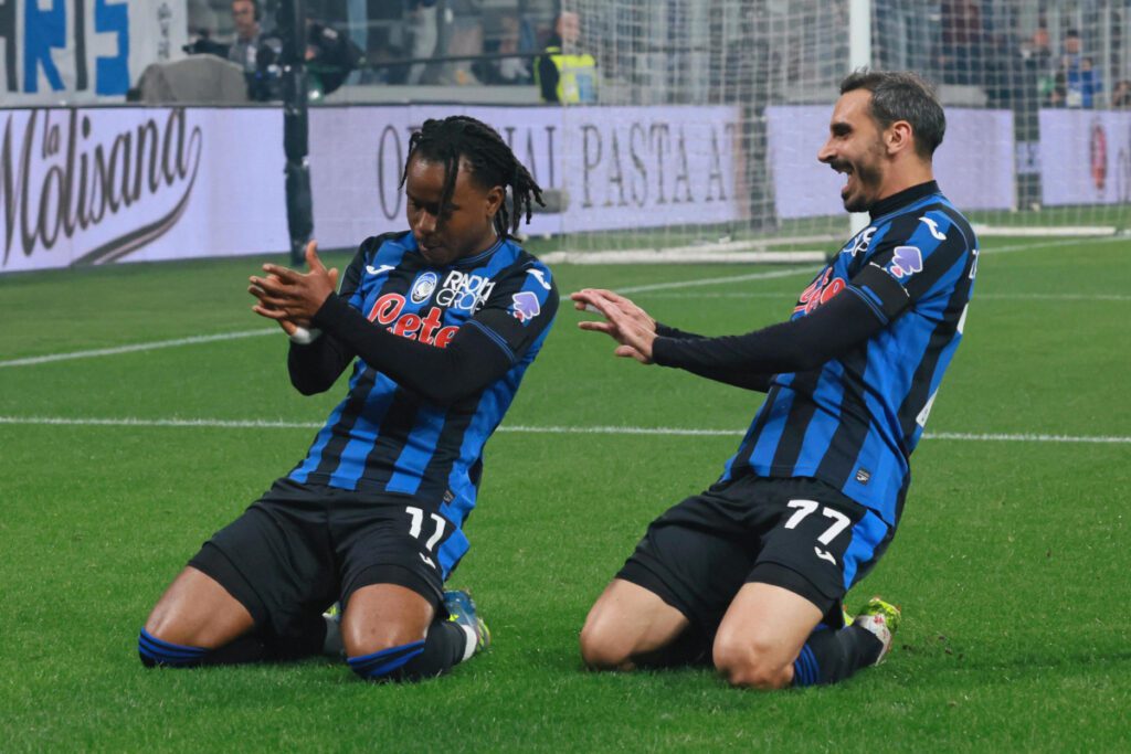 Inter prepare improved offer to sign Lookman 34 epa12094973 Atalanta's Ademola Lookman (L) celebrates scoring the 1-0 goal during the Italian Serie A soccer match between Atalanta BC and AS Roma, in Bergamo, Italy, 12 May 2025. EPA-EFE/MICHELE MARAVIGLIA