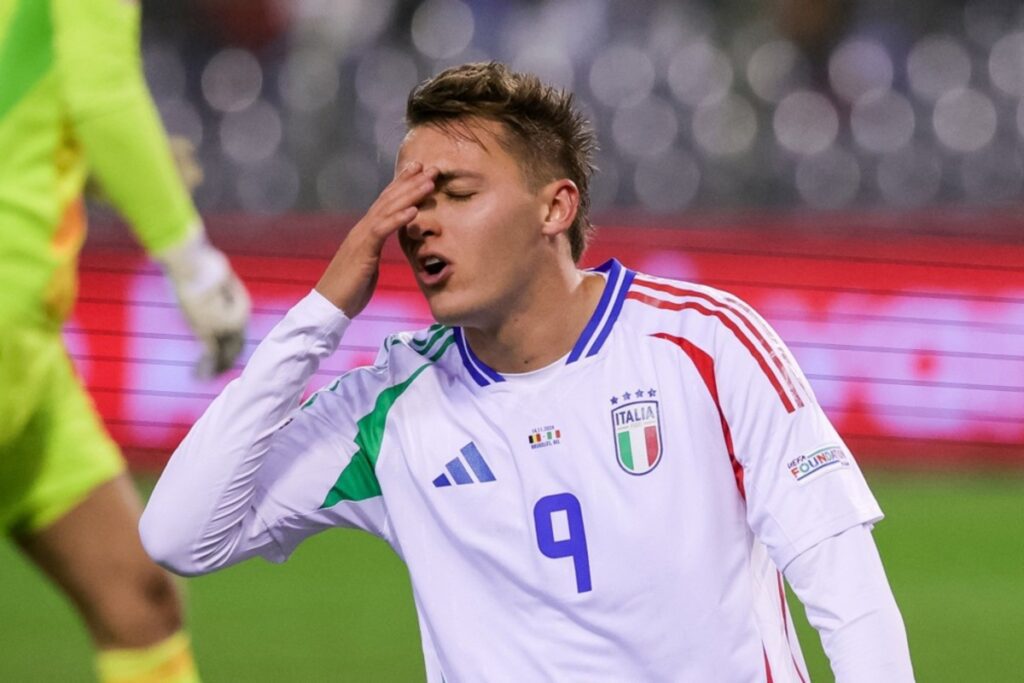 Mateo Retegui of Italy puts his hand on his head after a missed chance during the UEFA Nations League soccer match between Belgium and Italy in Brussels, Belgium, 14 November 2024. EPA-EFE/OLIVIER MATTHYS