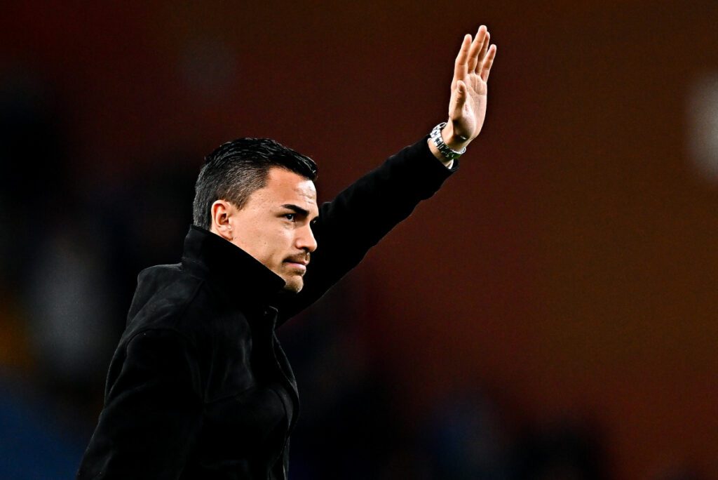 GENOA, ITALY - MAY 15: Emil Audero of Sampdoria greets the crowd after the Serie A match between UC Sampdoria and Empoli FC at Stadio Luigi Ferraris on May 15, 2023 in Genoa, Italy. (Photo by Simone Arveda/Getty Images)