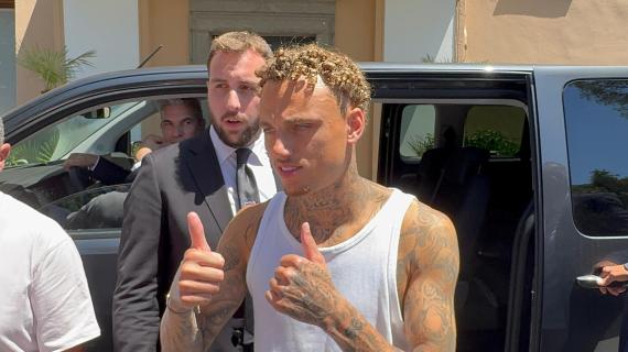 Napoli, ecco la botta da oltre 25 milioni: visite terminate e primi autografi per Noa Lang 5 Napoli, ecco il colpo da oltre 25 milioni: visite terminate e primi autografi per Noa Lang