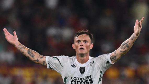 Sassuolo, nome nuovo per la zona di centrocampo: piace Henderson. C'è la concorrenza del Bari 9 Sassuolo, nome nuovo per la mediana: piace Henderson. C'è la concorrenza del Bari