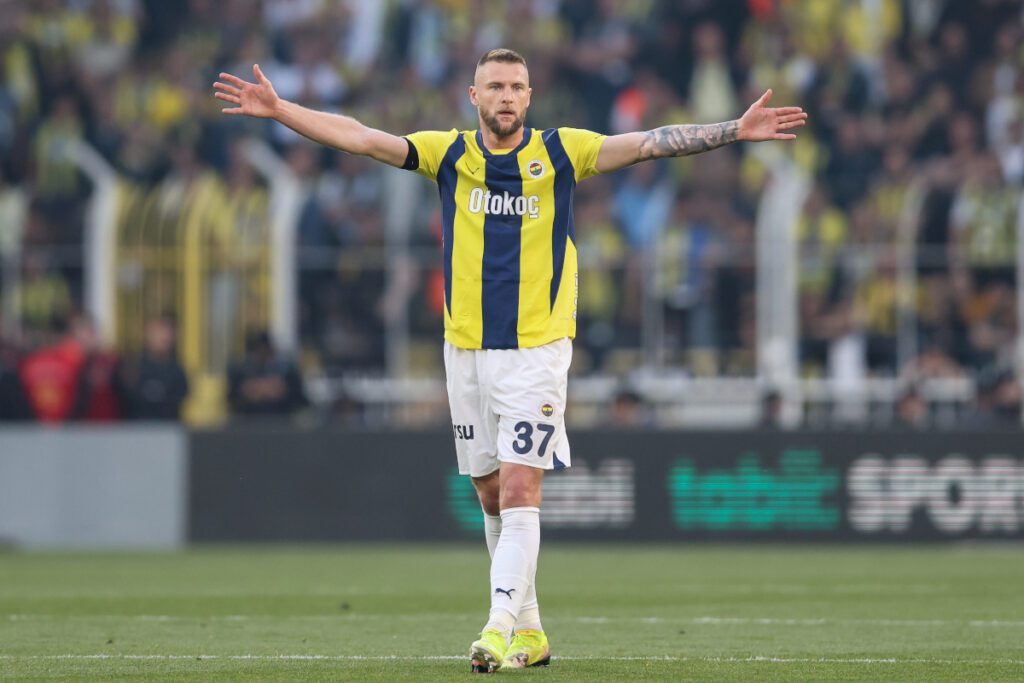 Former Inter defender Skriniar responds to summer Milan rumours 29 ISTANBUL, TURKEY - MAY 4: Milan Skriniar of Fenerbahce gestures during the Turkish Super League match between Fenerbahce and Besiktas on May 4, 2025 in Istanbul, Turkey. (Photo by Ahmad Mora/Getty Images)