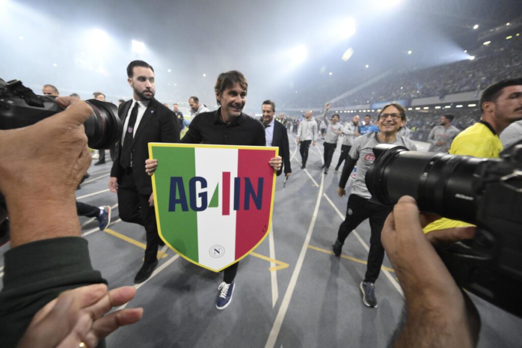 Serie A Preview: Napoli are clear title favourites despite Lukaku issue 7 epa12129564 SSC Napolis coach Antonio Conte celebrates winning the 2024/2025 Serie A title after the Italian Serie A soccer match between SSC Napoli and Cagliari Calcio, in Naples, Italy, 23 May 2025. SSC Napoli won their fourth league title. EPA-EFE/CIRO FUSCO