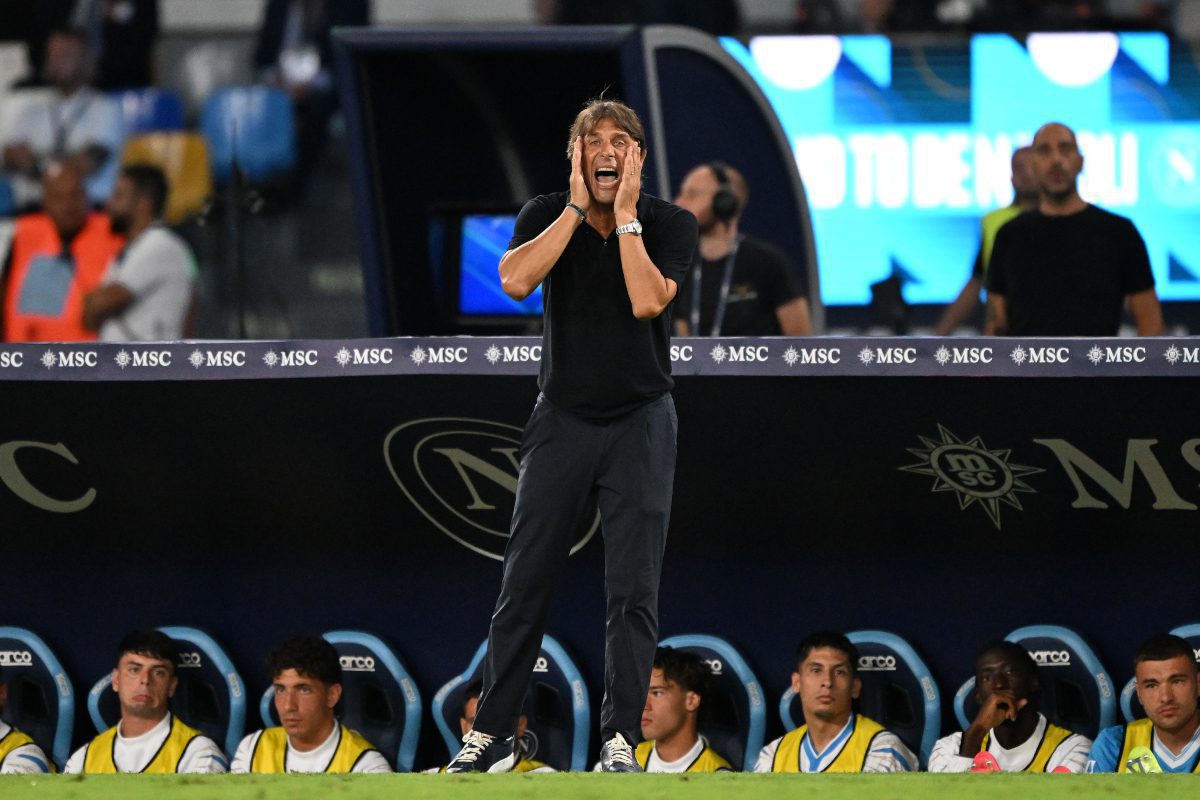 NAPLES, ITALY - AUGUST 30: Antonio Conte, SSC Napoli head coach, reacts during the Serie A match between SSC Napoli and Cagliari Calcio at Stadio Diego Armando Maradona on August 30, 2025 in Naples, Italy. (Photo by Francesco Pecoraro/Getty Images)
