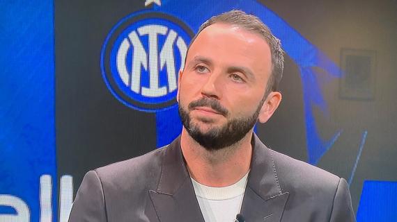 Pazzini: "Napoli tuttavia favorito. La sorpresa? Direi Como, ma non lo è più" 32 Pazzini: "Napoli ancora favorito. La sorpresa? Direi Como, ma non lo è più"