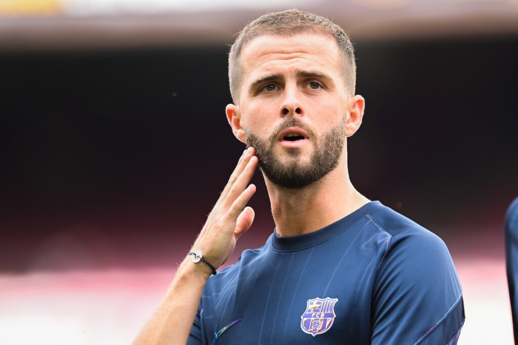 Former Juventus and Inter stars amongst best free agents Serie A clubs could still sign 25 BARCELONA, SPAIN - AUGUST 29: Miralem Pjanic of FC Barcelona looks on during the La Liga Santader match between FC Barcelona and Getafe CF at Camp Nou on August 29, 2021 in Barcelona, Spain. (Photo by David Ramos/Getty Images)