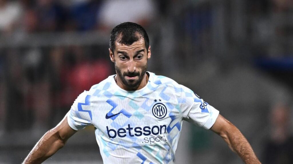 Chivu aspetta i nazionali, Mkhitaryan: “Roma e Napoli sono un esame” 12 Chivu aspetta i nazionali, Mkhitaryan avvisa: “Roma e Napoli? Un esame”