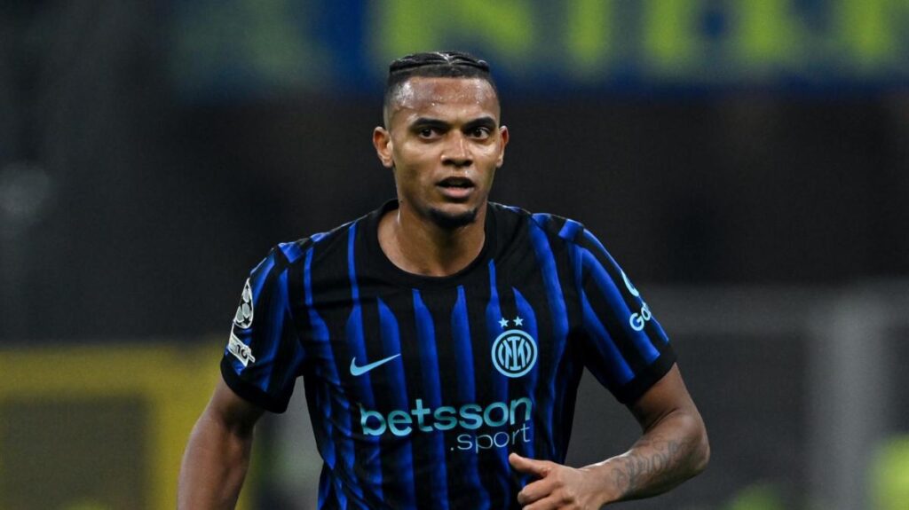Akanji sfida Hojlund in Inter-Napoli: forte, veloce, letale 13 Akanji sfida Hojlund in Inter-Napoli: forte, veloce, letale