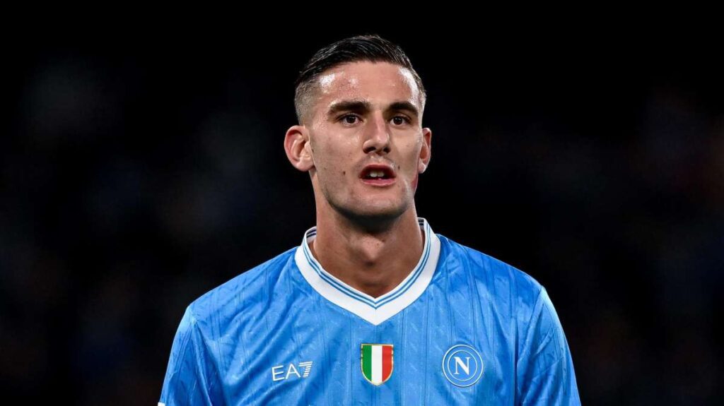 Benfica insiste su Lucca, nuovi contatti con Napoli: Conte cerca jolly offensivo 14 Benfica insiste su Lucca, nuovi contatti con Napoli: Conte cerca jolly offensivo