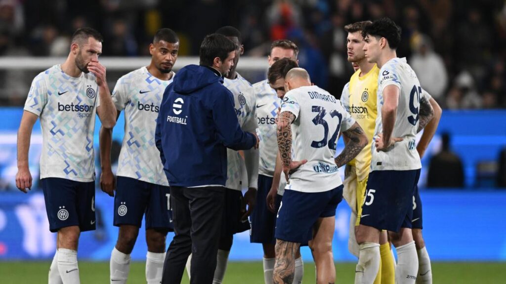 Inter di Chivu la migliore? Il parere degli esperti sulla sfida al Napoli 15 Inter di Chivu la migliore? Il parere degli esperti sulla sfida al Napoli