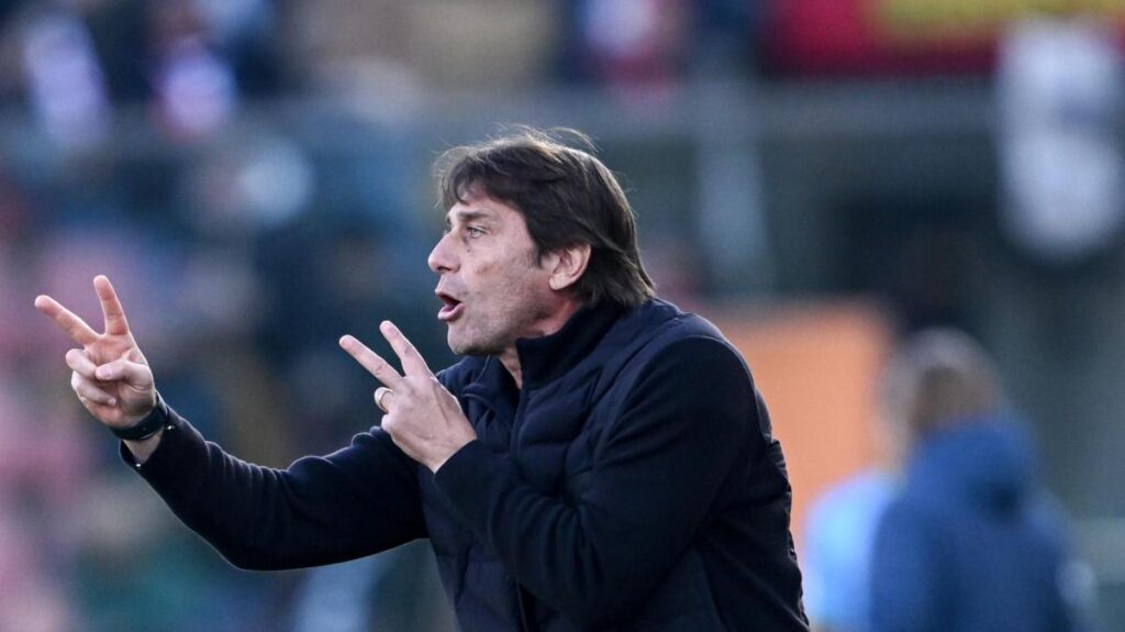 Napoli, Conte: "Var troppo interpretativo, evitiamo polemiche" 17 Napoli, Conte: "Var troppo interpretativo, evitiamo polemiche"