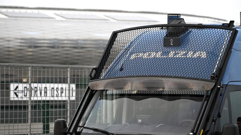 Napoli e Lazio bloccate: stop trasferta fino a giugno dal Viminale 6 Napoli e Lazio bloccate: stop trasferta fino a giugno dal Viminale