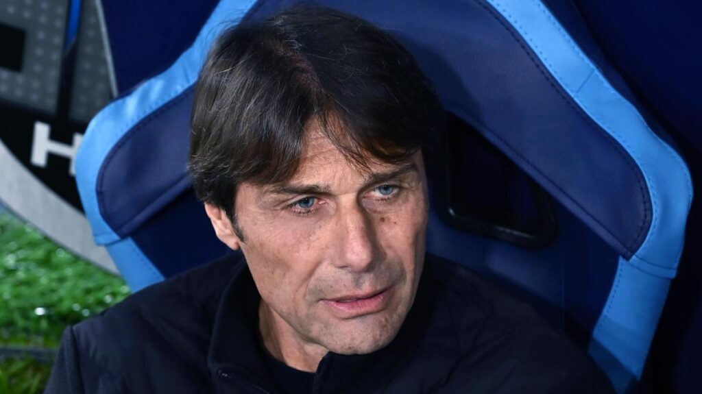 Napoli eliminato in Champions, Conte spiega la differenza con la Serie A 4 Napoli eliminato in Champions, Conte spiega la differenza con la Serie A