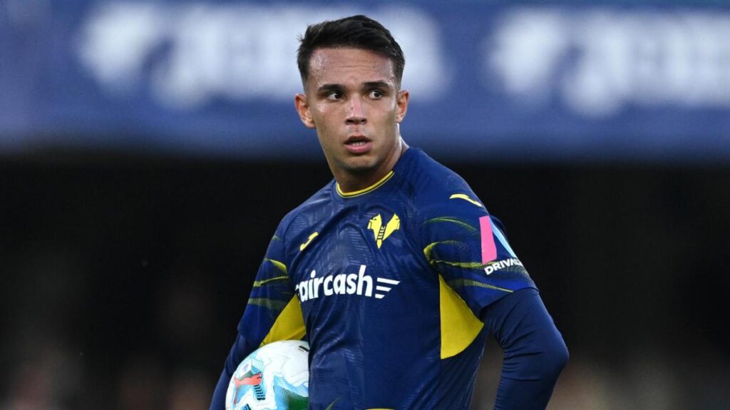 Napoli ufficializza l'acquisto del giovane dall'Hellas Verona 20 Napoli ufficializza l'acquisto del giovane dall'Hellas Verona