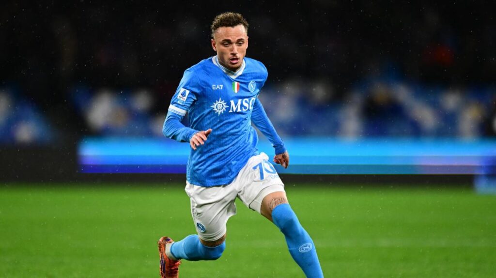 Noa Lang e Lorenzo Lucca lasciano Napoli: destinazioni Turchia e Inghilterra 14 Noa Lang e Lorenzo Lucca lasciano Napoli: destinazioni Turchia e Inghilterra