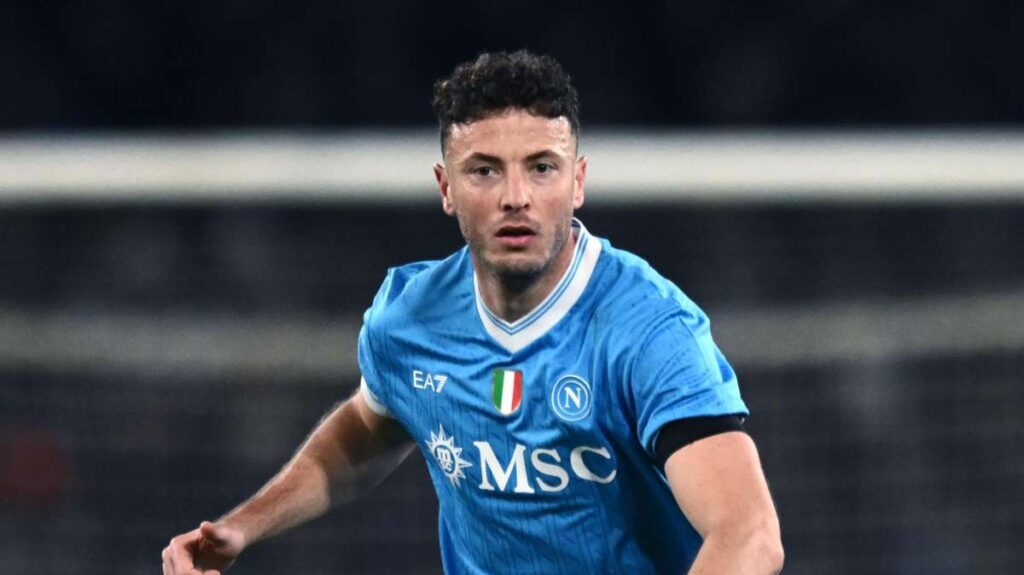 Rrahmani vicino al rinnovo col Napoli fino al 2029: firma a marzo-aprile 13 Rrahmani vicino al rinnovo col Napoli fino al 2029: firma a marzo-aprile