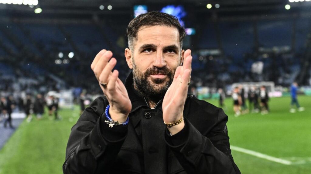 Como, Fabregas: "Percorso in crescita, Douvikas non è grave" 14 Como, Fabregas: "Percorso in crescita, Douvikas non è grave"