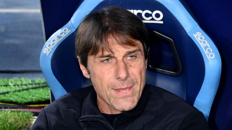 Napoli, Conte: "Stagione difficile per gli arbitri, senza polemiche"