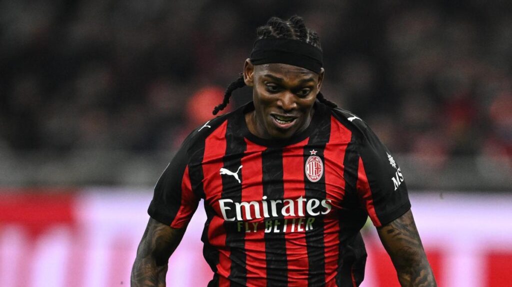 Allegri chiama Leao al Milan: "Devi aiutare di più", lui risponde