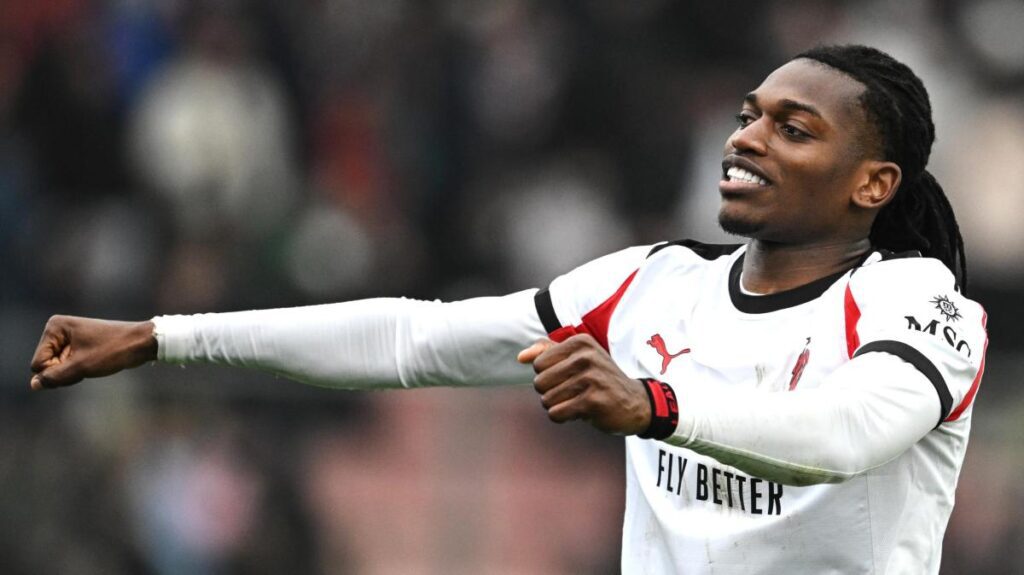 Leao recupera e carica il Milan: novità storica in arrivo 8 Leao recupera e carica il Milan: novità storica in arrivo