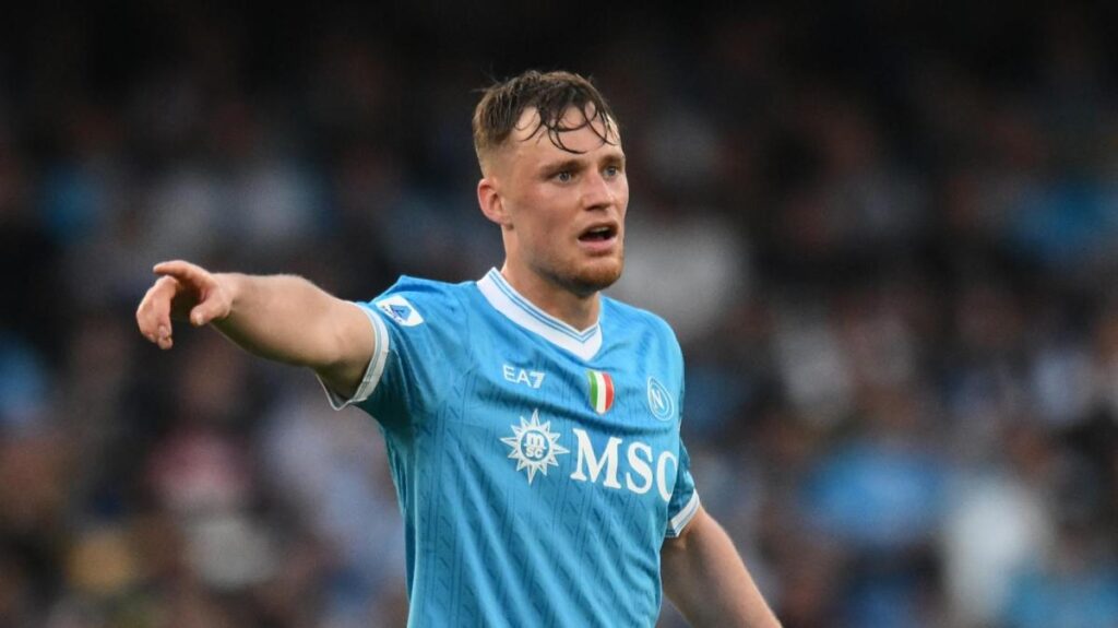 Liverpool su Beukema, Slot lo stima: offerta dal Napoli