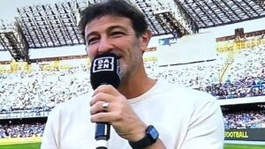 Murale Maradona senza Ferrara: "Ceduto Juve per Napoli"