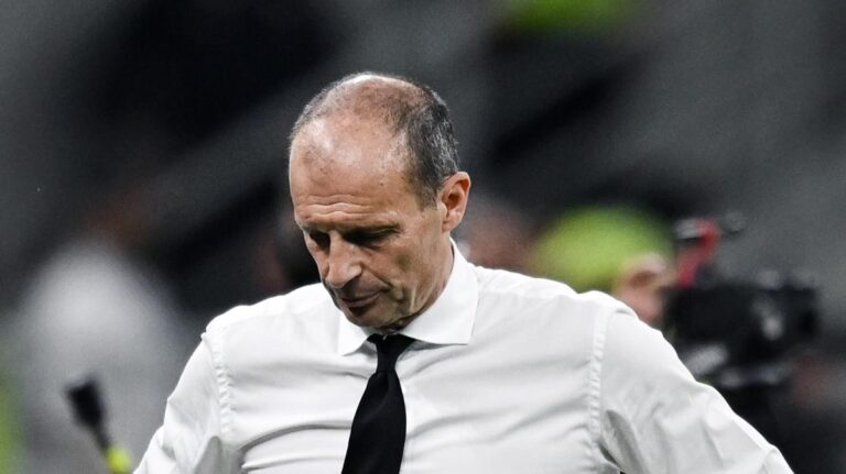 Napoli, difesa a 3 o 4 con Allegri: le possibili novità