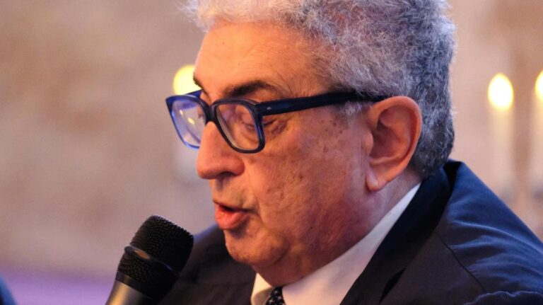 Perinetti difende Conte: "A Napoli giochi e arrivi 7°?"