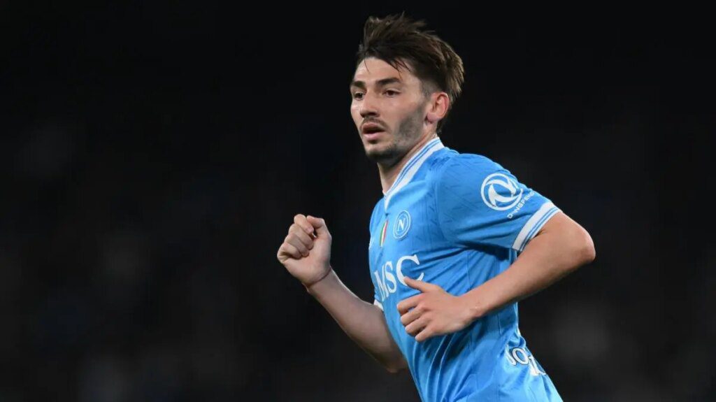 Gilmour infortunato: "Nuovo allenatore in arrivo al Napoli"