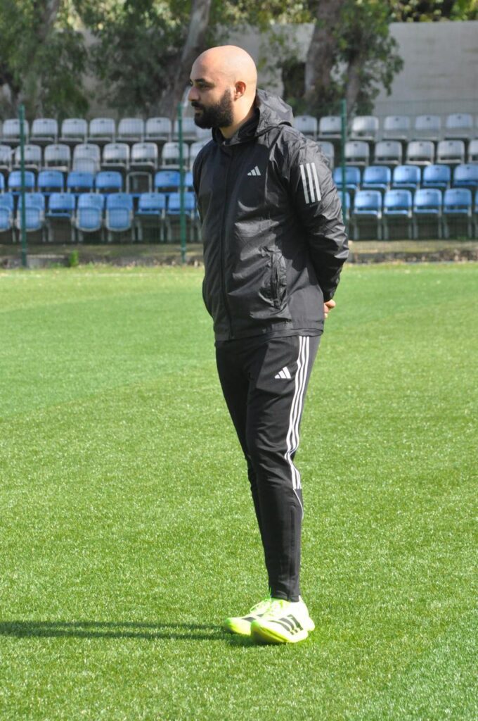 From Larache to the UEFA Pathway: The Coaching Journey of Salah Eddine El Betioui 2 Salah Eddine El Betioui, Moroccan football coach from Larache and First Team Assistant Coach at Chabab Larache FC.
