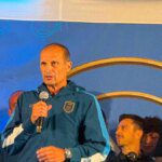 Allegri replica ai tifosi Napoli: "Chi non salta è juventino"