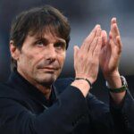 Conte lascia Napoli: trasloco in corso dal suo appartamento a Chiaia