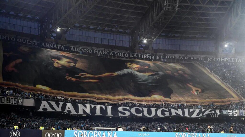 Napoli, De Laurentiis conferma addio storico speaker Maradona