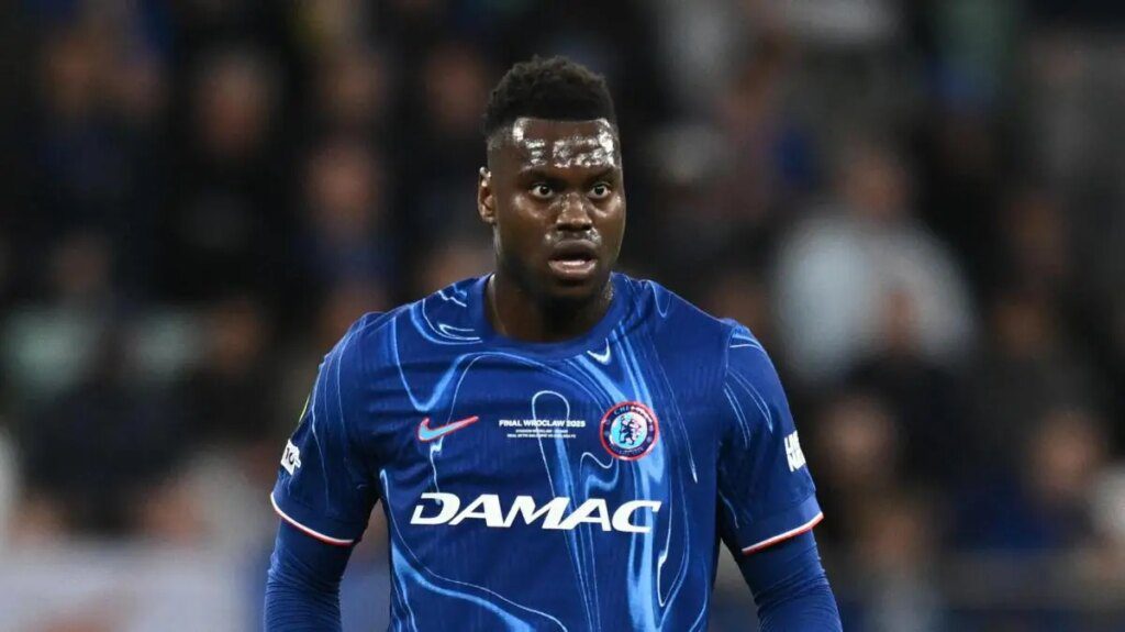 Napoli cerca Badiashile per la difesa, Chelsea chiude al prestito
