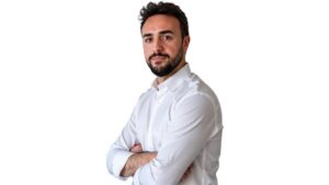 Come i napoletani usano i social media: l’analisi di Karlo Carlini tra identità, comunità e comunicazione digitale