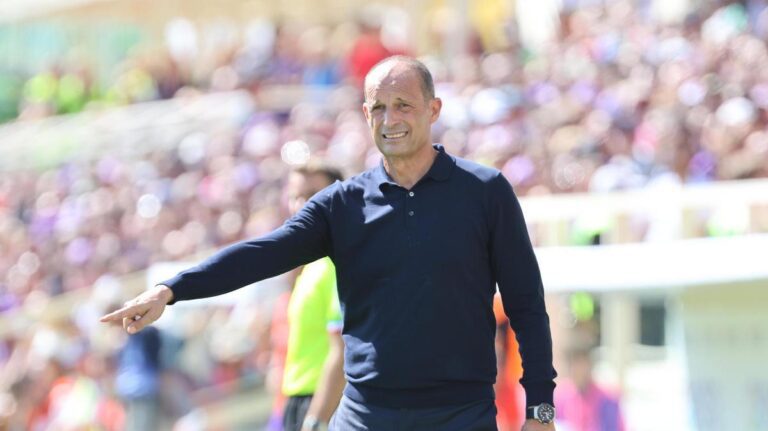 Allegri ci ripensa: contro il Frosinone può tornare la difesa a tre. Di Lorenzo braccetto, Neres scalpita