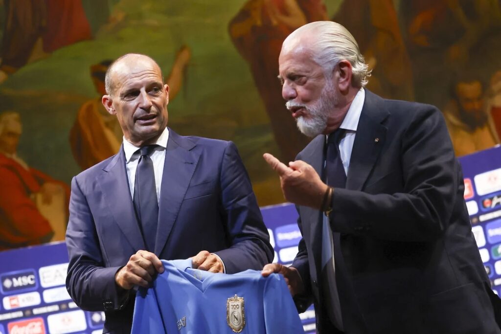 De Laurentiis al Collare d'Oro: «Mai avuto dubbi su Allegri, finalmente ha rimesso la difesa a tre» 20 De Laurentiis al Collare d'Oro: «Mai avuto dubbi su Allegri, finalmente ha rimesso la difesa a tre»
