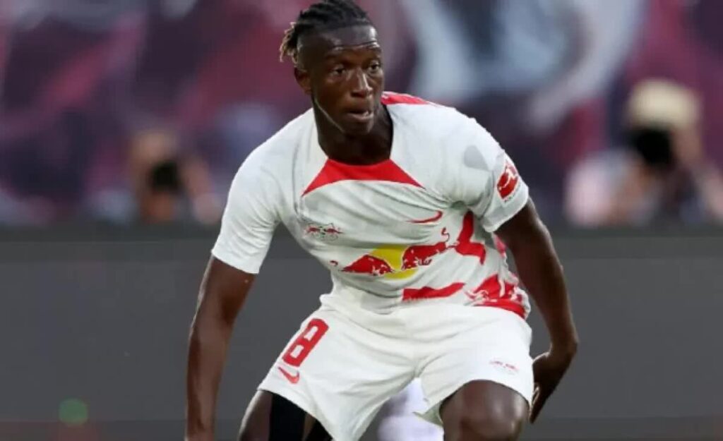 Haidara torna nel mirino di Manna: se Anguissa salta a gennaio, il Napoli riparte da Lens 5 Haidara torna nel mirino di Manna: se Anguissa salta a gennaio, il Napoli riparte da Lens